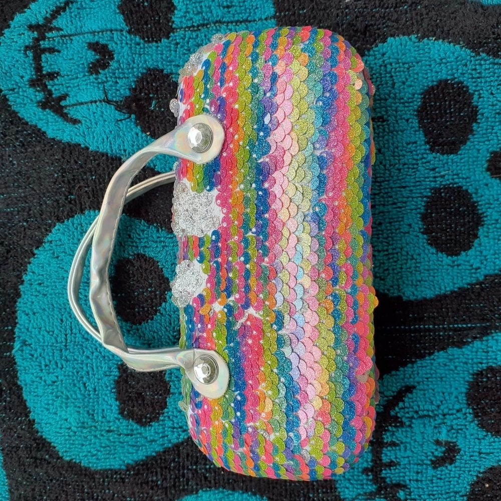 💖BUY 1 GET 1 FREE💖 Claw Sparkle Case w/Holographic Handles